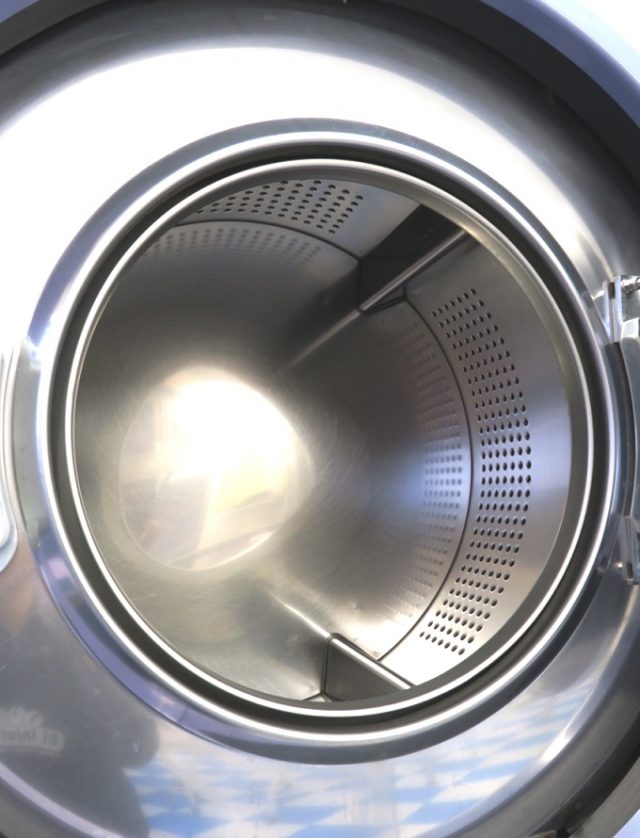 半田市 コインランドリーまるき 12kg大型洗濯機ドラム