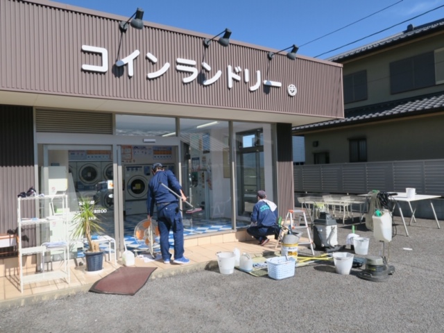 松谷クリーネス 床のワックスがけ&窓拭き2